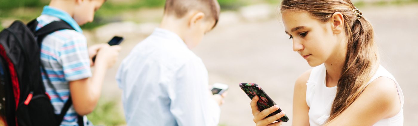 Banning mobile phones in schools – a round up of research from around the web